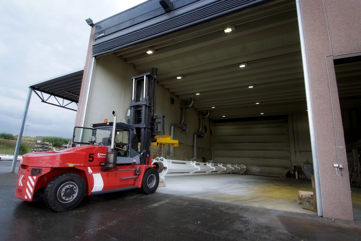 Truck ved testhallen